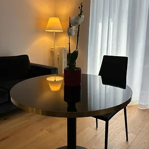 https://la-casa-di-albert-luxury-living.italymilanhotels.net